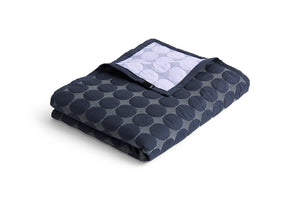 mega dot quilt, midnight blue W235 x L245 cm