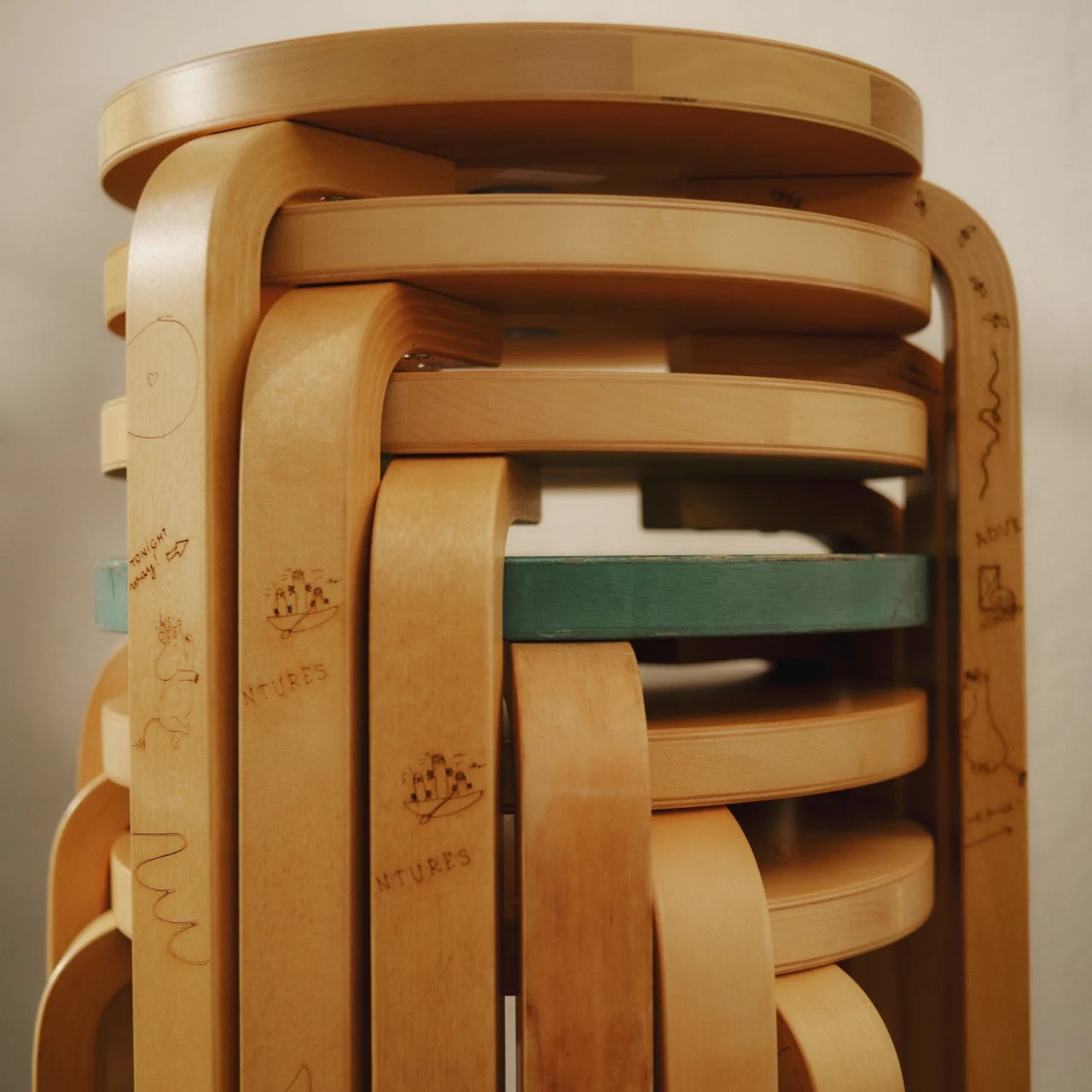MOOMIN Artek Stool 60, Legs Natural Lacquered