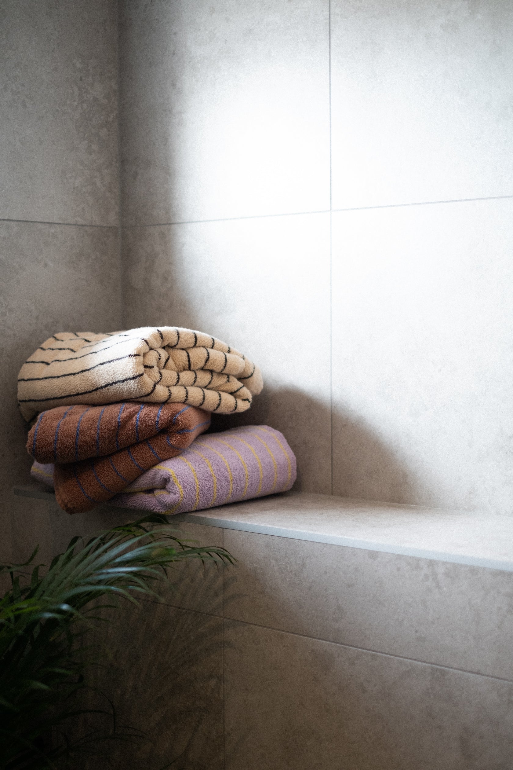 Naram Bath Towel, Camel/Ultramarine