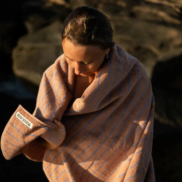 Naram Bathsheet, Camel/Ultramarine