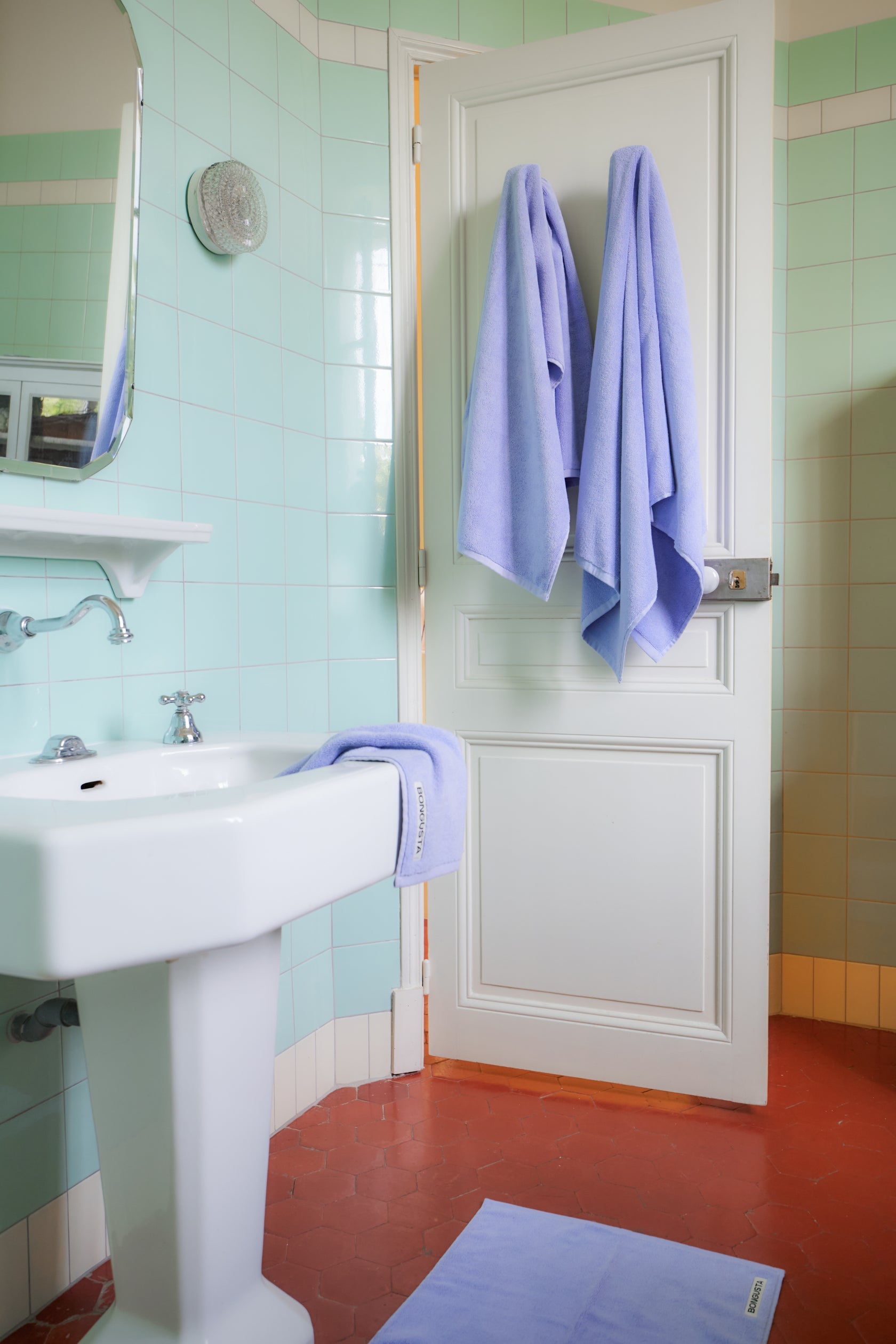 Naram Bathsheet, Lavender/Blue