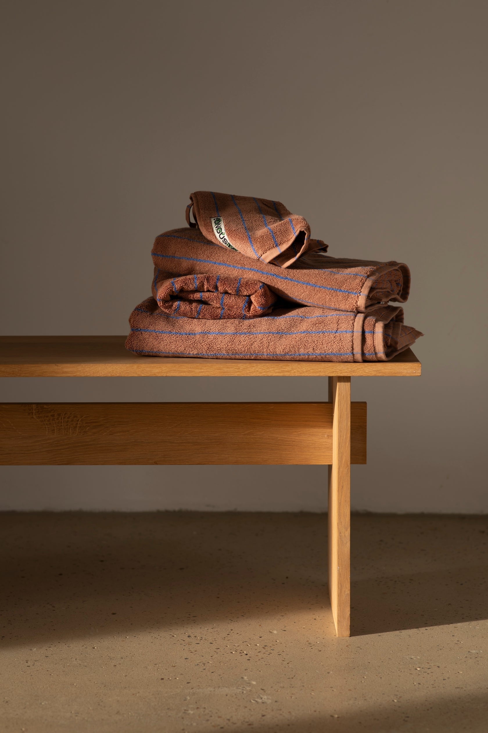 Naram Bath Towel, Camel/Ultramarine