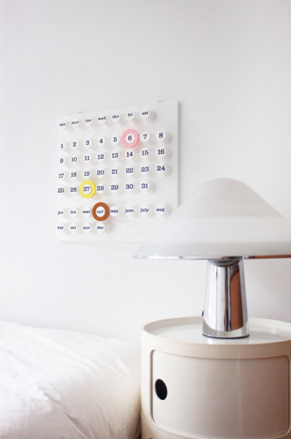 Ring a Date Calendar, White