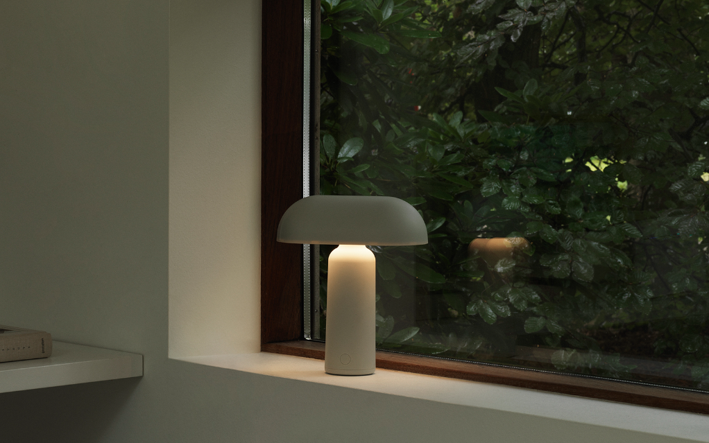 Porta Table Lamp, Black