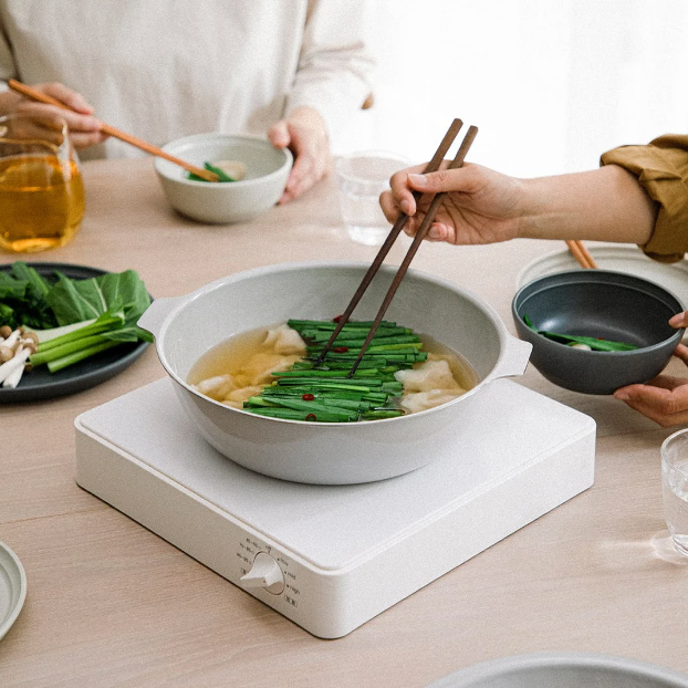 Kinto Kakomi IH Enamel Pot, 68oz, Black