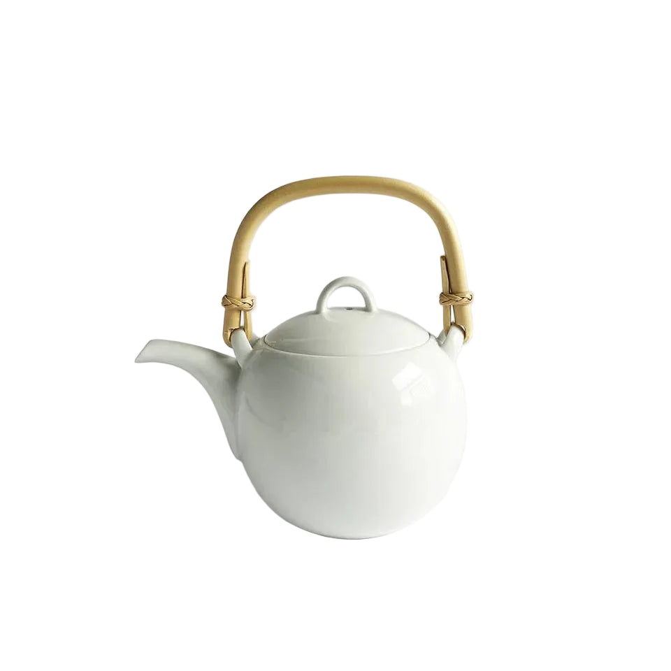 Hakusan Porcelain Teapot, 400ml, Mayu White