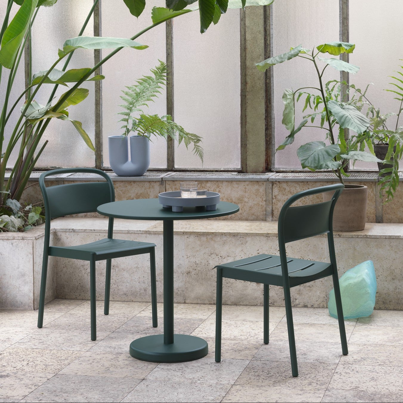 Linear Steel Café Table, Dark Green 27.6" x 28.7" Round