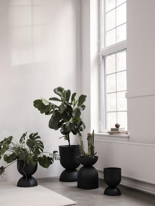 Hourglass Pot Large, Black