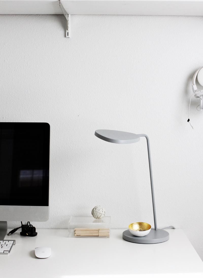 Leaf Table Lamp, Grey